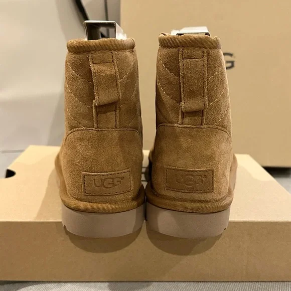 Moving sale. Brand new women’s UGG boots - Picture 3 of 4